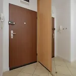 Modern And Bright With Parking Perfect For Remote Working By Renters