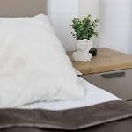 Modern And Bright With Parking Perfect For Remote Working By Renters Warszawa