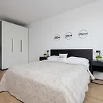 Appartamento Modern And Bright With Parking Perfect For Remote Working By Renters
