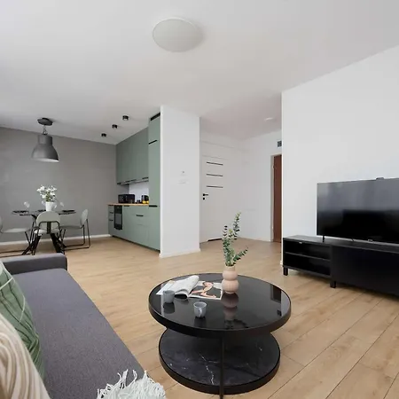 דירה Modern And Bright With Parking Perfect For Remote Working By Renters