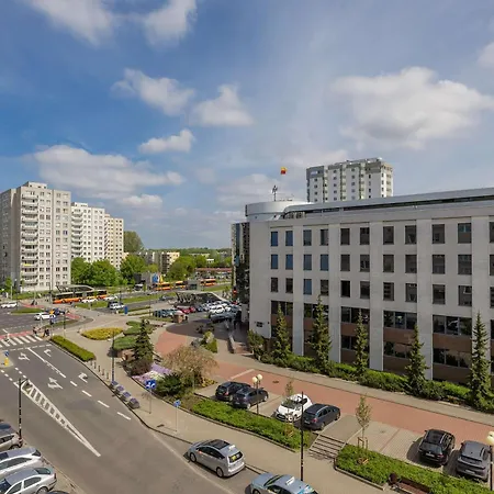 Modern And Bright With Parking Perfect For Remote Working By Renters * 华沙