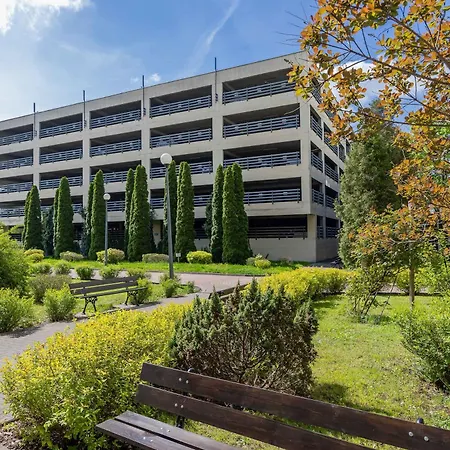 Modern And Bright With Parking Perfect For Remote Working By Renters