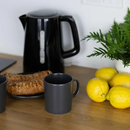 Modern And Bright With Parking Perfect For Remote Working By Renters *