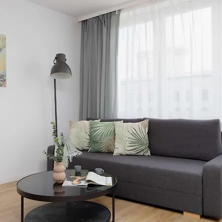 Modern And Bright With Parking Perfect For Remote Working By Renters