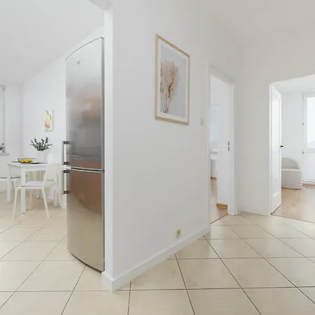 Modern And Bright With Parking Perfect For Remote Working By Renters * Varsovie