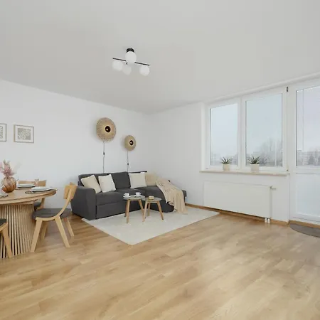 Modern And Bright With Parking Perfect For Remote Working By Renters Appartement Warschau