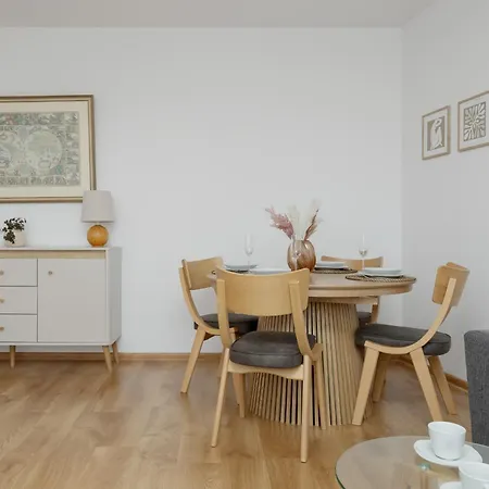 Modern And Bright With Parking Perfect For Remote Working By Renters Varsavia