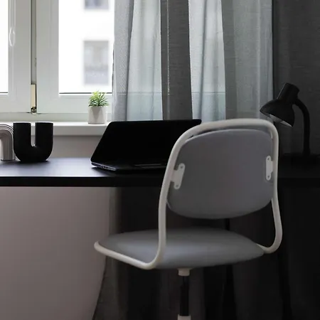 Apartment Modern And Bright With Parking Perfect For Remote Working By Renters *