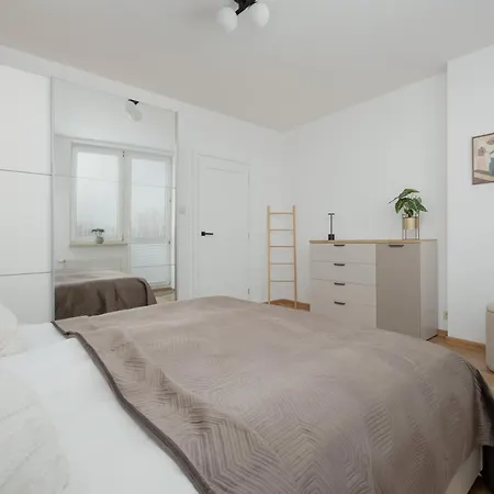 Apartment Modern And Bright With Parking Perfect For Remote Working By Renters Warschau