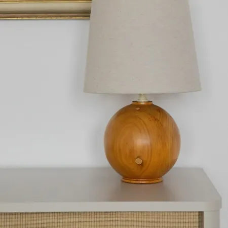 Modern And Bright With Parking Perfect For Remote Working By Renters